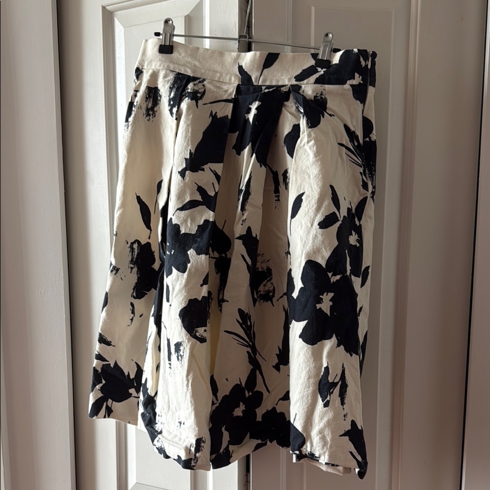 Zara Black and White Knee-Length A-Line Skirt
